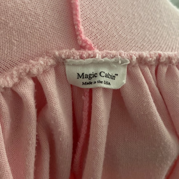 Magic Cabin Royal Cape in Pink with Cream Trim - Picture 5 of 6